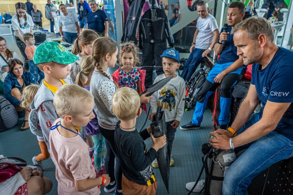 Beneath the waves of plastic pollution: an interview with the Healthy Seas Foundation 